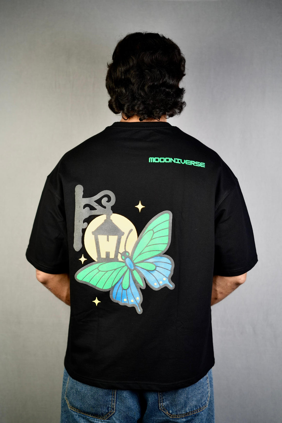 Blackout Midnight Flutter“ Black Oversized Tee